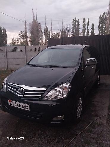 kona машина: Toyota Innova: 2008 г., 2.7 л, Автомат, Бензин, Вэн/Минивэн — 1