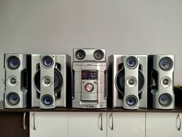 Динамики и колонки: Продаю недорого SONY мощный 5 канальный музыкальный центр есть AUX