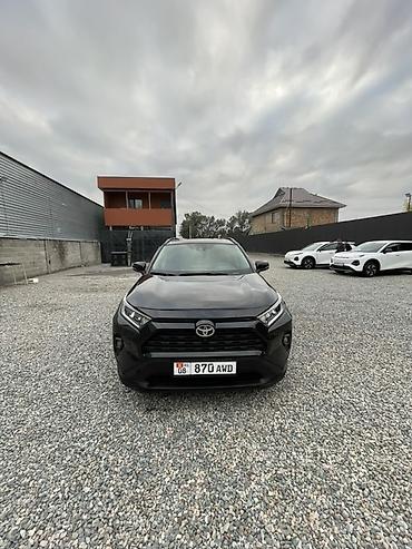 Toyota RAV4: 2023 г., 2 л, Автомат, Бензин, Кроссовер