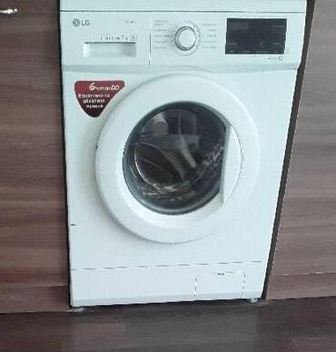 EumiLG 7 kq ela veziyyetde 370₼ satilir .9 ay istifade olunub .Alinib