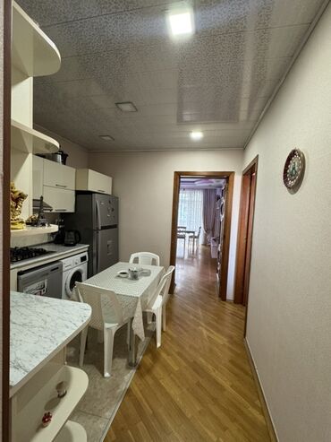 Köhnə tikili: Bakı, 28 May, 4 otaqlı, Köhnə tikili, m. İçərişəhər, 96 kv. m -da lalafo.az — 11 Köhnə tikili: Bakı, 28 May, 4 otaqlı, Köhnə tikili, m. İçərişəhər, 96 kv. m — 11