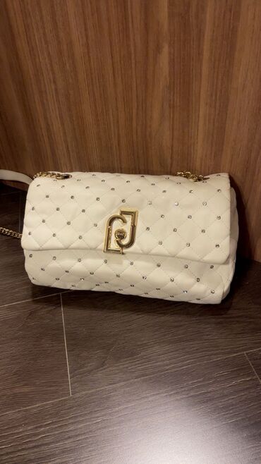 구지 출장영등포타임스퀘어뒷길가격［Talk:za32］: Lui Jo-dan alinib