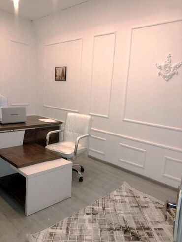 Ofislər: Tarqovuda ofis kirayə verilir.ofis tam əşyalı verilir. 35 kv. 2 otaq — 2