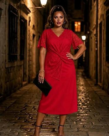 romboidi: Elegantna midi čipkana haljina s preklopom - Kroj: midi dužina, blago — 2