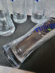 Čaše: Case nove za pivo Tuborg. Nove vintaz case,komada 6 u ceni — 11