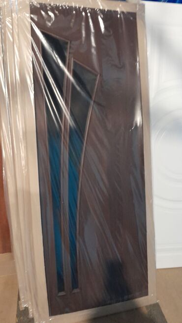 Otaq qapıları: Rusiya istehsalı
qapı modeli 
Zamok
Petlələr
Çərçivələr
Naliçniklər — 9