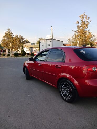 2107 satışı: Chevrolet Lacetti: 1.6 l | 2006 il 250000 km Hetçbek