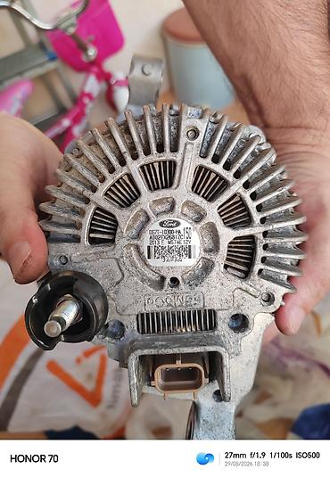 generator 8 kva: Ford orijinal generator (alternator) - Brend: Ford (etiket üzərində) — 4