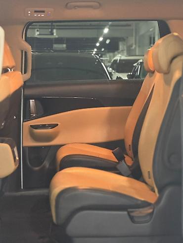 Kia: Kia Carnival: 2022 г., Минивэн — 31