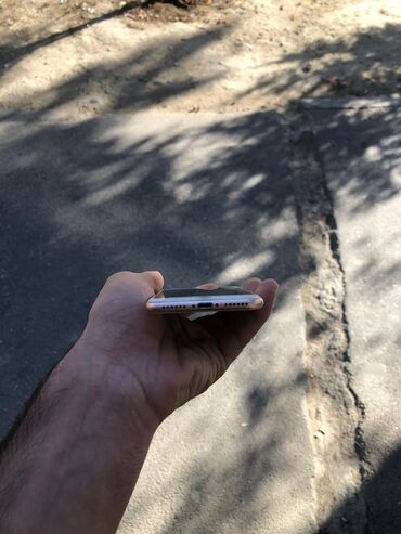 Apple iPhone: IPhone 8, Qızılı, Barmaq izi — 4