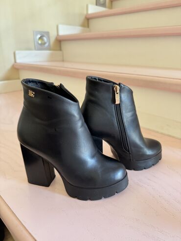 ботинки женские кожаные: Ботинки и ботильоны Basconi, 35, цвет - Черный