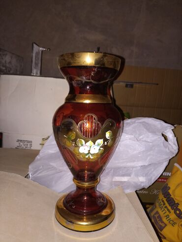 sulutepe cicek: Bir vaza, Bogem şüşəsi