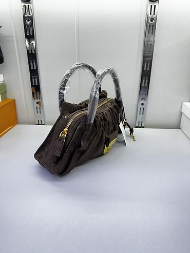 мужские кожаные барсетки бишкек: Классическая сумка, Marc Jacobs, Материал: Замша, Застежка на молнии, Женские, Новый — 2