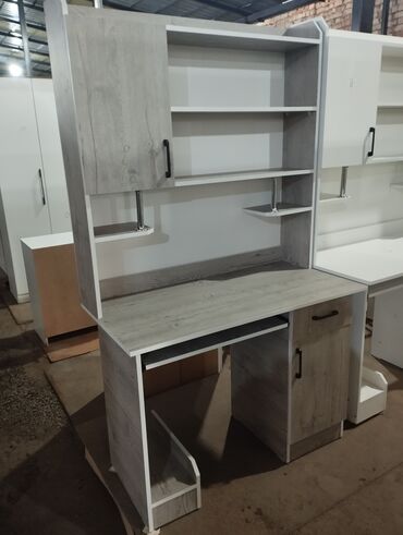 Компьютерные столы: Компьютерный стол, Новый, С полками — 15