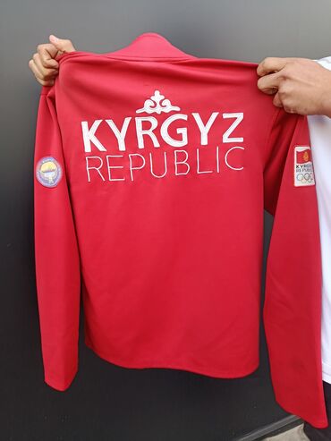 спирулина бишкек цена: Красная спортивная кофта/толстовка с вышивкой “KYRGYZ REPUBLIC” на