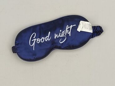 Granatowa maska do spania z napisem "Good night". Wykonana z