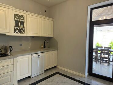 Bağ evlərinin kirayəsi: Şüvəlan qəs., 250 kv. m, 4 otaqlı, Hovuzlu, Kanalizasiya, Kombi, Qaz — 12