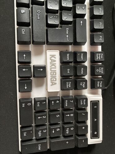 Klaviaturalar: 1 ci şəkildə iki set var maus klaviatura 1 ci olan ağ klaviatura və — 11