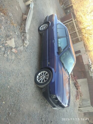 BMW: Интерьер автомобиля BMW (серия E34), седан. Описание: - Салон в — 9