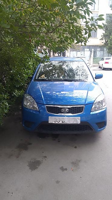 011 ucuz: Kia Rio hetçbek, mavi rəngdə. Avtomobilin кузов tipi 5 qapılı — 1