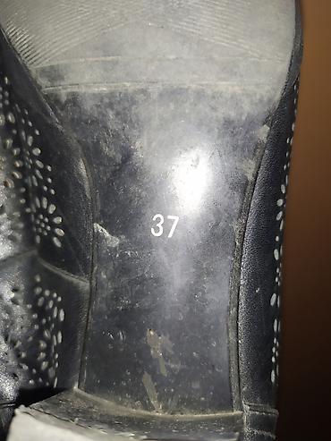 Продавцы-консультанты: Эти все женские обуви восемь пар за 5000 сом все в хорошем состоянии — 27