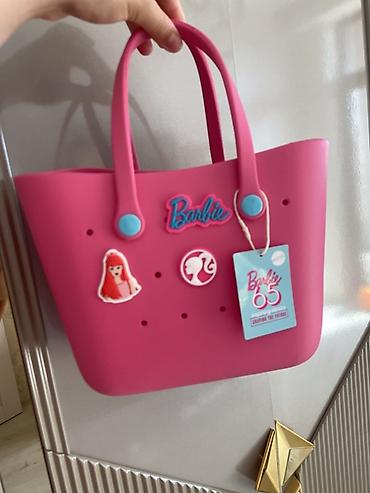 hilti make love: Məhsul: Barbie x MINISO silikon çanta - Rəng: parlaq çəhrayı - — 1