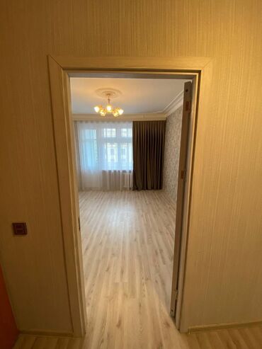 Köhnə tikili: Bakı, Bakıxanov qəs., 2 otaqlı, Köhnə tikili, m. Neftçilər, 70 kv. m — 20