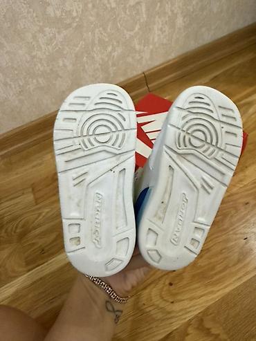 Uşaq dünyası: Nike Jordan original 
В идеальном состоянии 
Размер 22,5
Цена 15 — 6