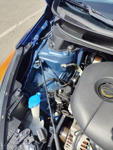 Hyundai: Hyundai Elantra GT, mavi rəng, hetçbek kuzov. - Güclü və qənaətcil — 12