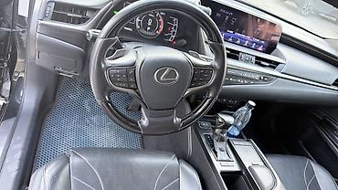 bmb e36: Lexus ES: 2019 г., 2.5 л, Автомат, Гибрид, Седан — 2