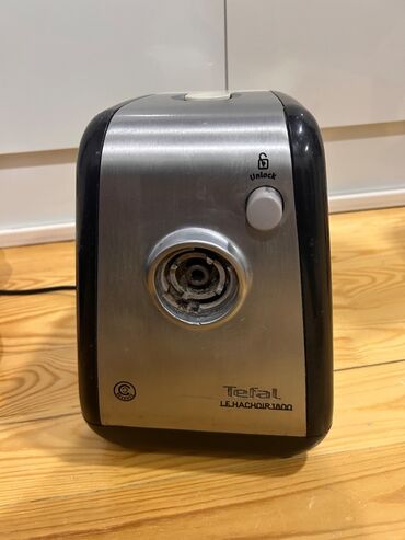 Мясорубки: Мясорубка Tefal, 1800 Вт, С реверсом, Б/у