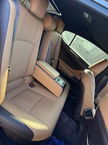 Lexus: Lexus ES: 2019 г., Бензин — 20