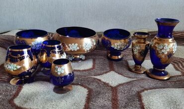 Digər dəstlər və servizlər: Mavi kobalt şüşədən hazırlanmış dekorativ bəzək dəsti. Dəst tərkibi — 3