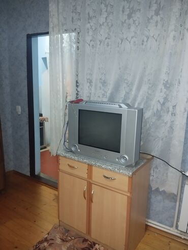 Ev üçün digər mallar: Təmiz, Səliqəli və ailə üçün tam uyğun ev kirayə verilir! Ev 1 — 9