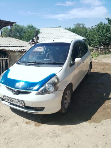 аренда honda fit: Honda Fit: 2001 г., 1.3 л, Вариатор, Бензин