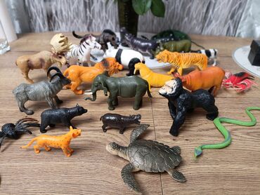 Игрушки: Игрушки животные зоопарк. все в отличном состоянии. цена за одну — 5