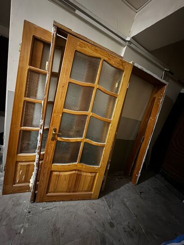 Фурнитура и комплектующие: Б/у Межкомнатная дверь Самовывоз at lalafo.az Фурнитура и комплектующие: Б/у Межкомнатная дверь Самовывоз