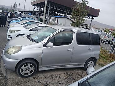 Toyota: Toyota Funcargo: 2000 г., 1.5 л, Хэтчбэк — 1