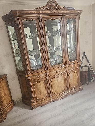 boyuk mişkalar: Klassik üslubda qonaq otağı üçün mebel dəsti Tərkibi: - Böyük — 2