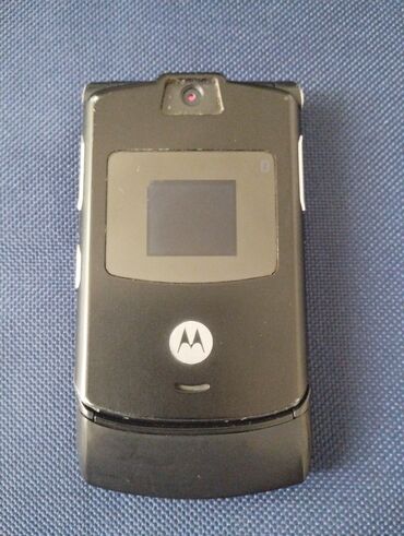 smartfony motorola vse modeli: Motorola Razr2 V8, Б/у, < 2 ГБ, цвет - Черный, 1 SIM