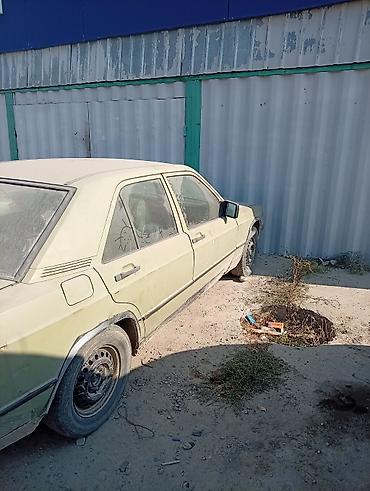 benz w213: Mercedes-Benz 190: 1983 г., 2 л, Механика, Бензин, Седан — 1