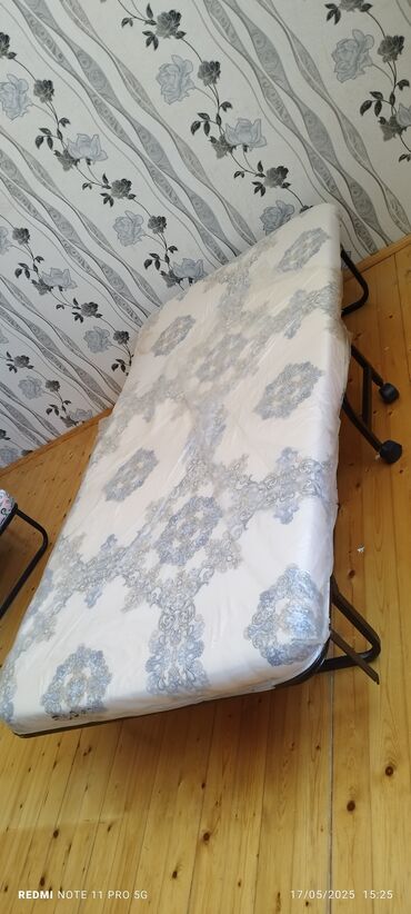 Çarpayılar: İşlənmiş, Təknəfərlik çarpayı — 2