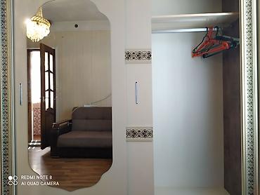 zabrat ev: 8 mkr. Ə.Naxcivani bina evi 10-7 mərtəbəsi lift var. 1 otaqli — 9
