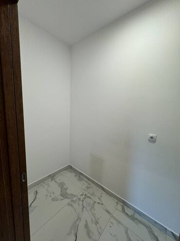 Prodaja stanova: 4 sobe, 111 kv. m, 1 sprat — 18