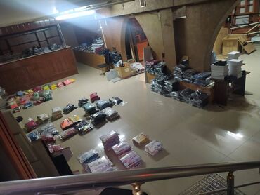 Mağazalar: Binəqədi rayon ərazisində 4 mərtəbəli tam təmirli, 700 kv sahəsi olan — 9