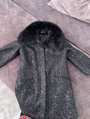 пальто с мехом бишкек: Пальто, Зима, Короткая модель, M (EU 38)