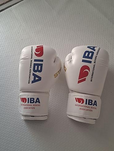 Перчатки: Боксерские перчатки STING IBA Approved, белые - Официальная — 3