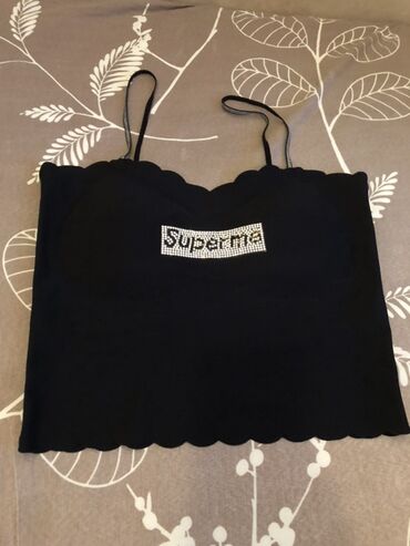 Digər qadın geyimləri: Qara rəngli qısa top (camisole). - Nazik, tənzimlənən askılar -