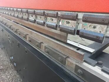 Ostali alati i mašine: Apkant presa Schiavi 4874-23 🛠️ Proizvođač: Amada 🏷️ Radna dužina — 7