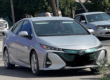 купить бу электромобиль из китая: Toyota Prius: 2017 г., 1.8 л, Вариатор, Электромобиль, Хетчбек